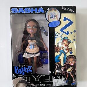 Bratz Stylin’ Sasha Doll (Comes with Oversized Shirt to customize)